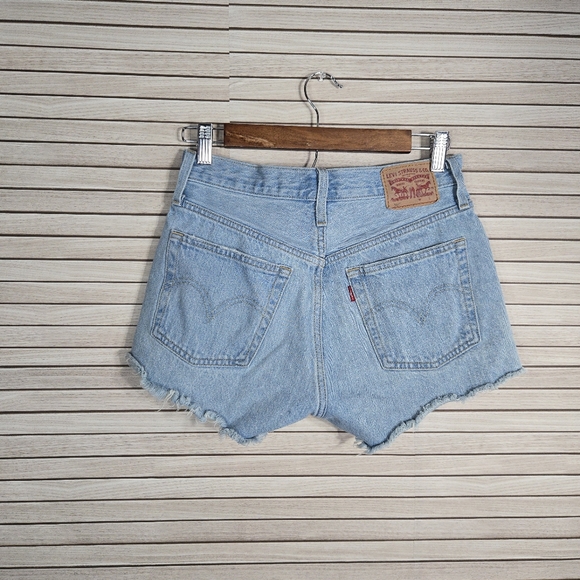 Levi's cut off jean shorts - Picture 10 of 13